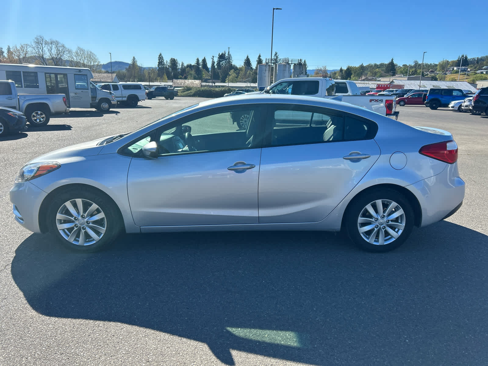 Used 2016 Kia Forte LX with VIN KNAFX4A60G5507930 for sale in Roseburg, OR