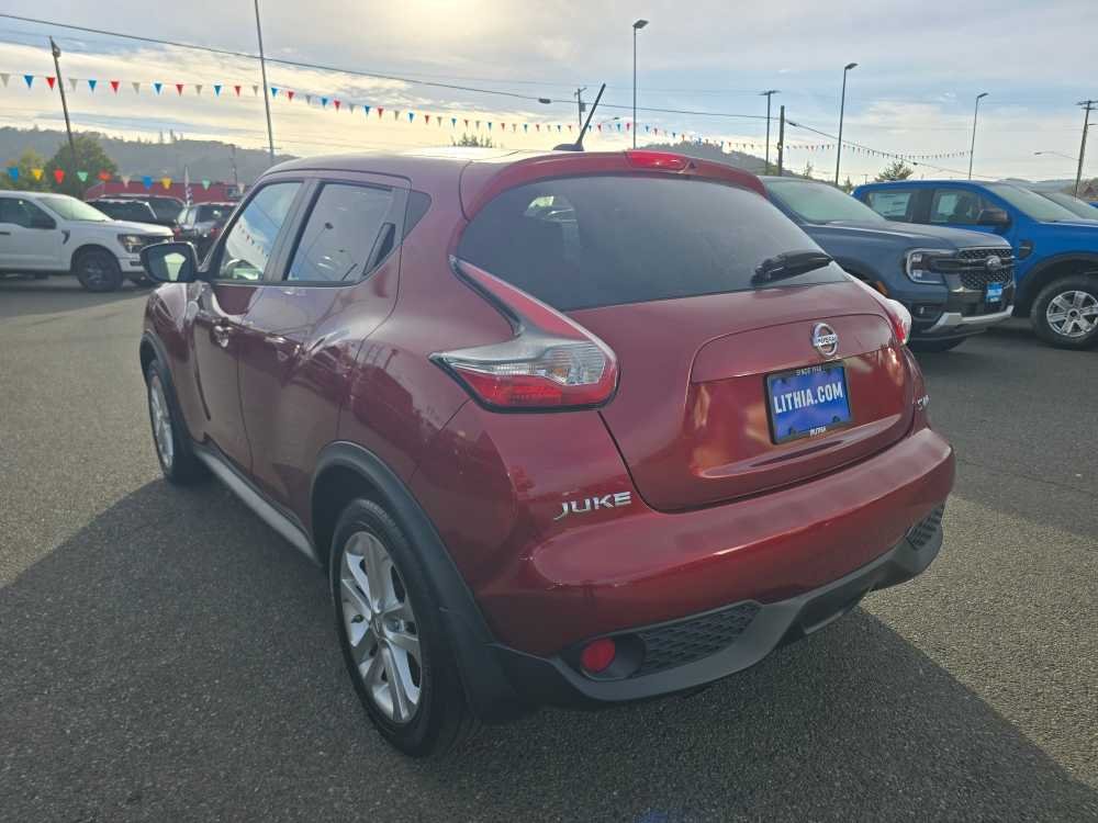 2015 Nissan Juke SV photo 3