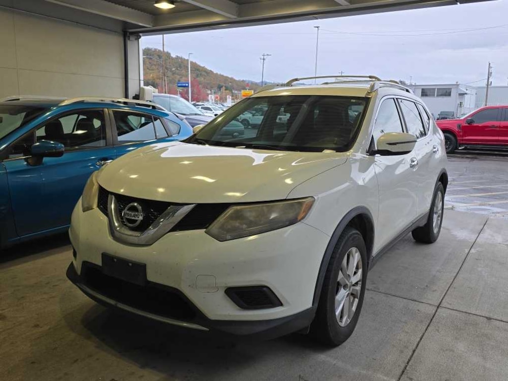 Used 2016 Nissan Rogue SV SUV