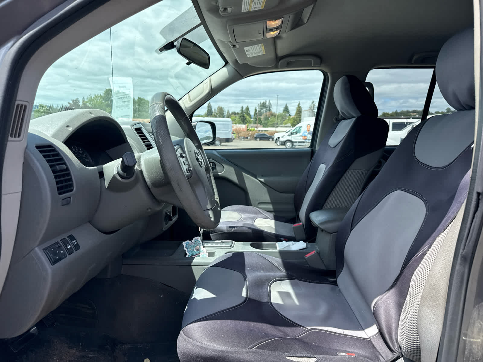 2019 Nissan Frontier 4.0 SV Crew Cab 4X4 AT SWB's photo