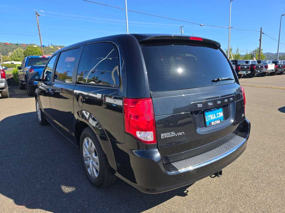 2019 Dodge Grand Caravan SE photo 3