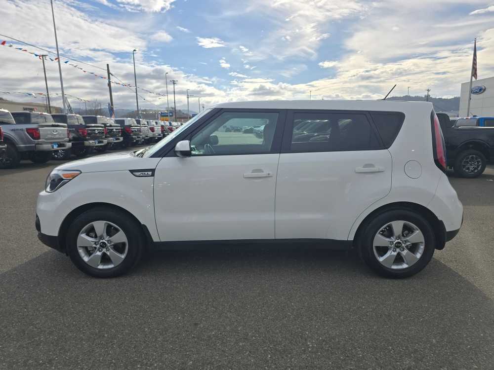 2017 Kia Soul Base photo 2