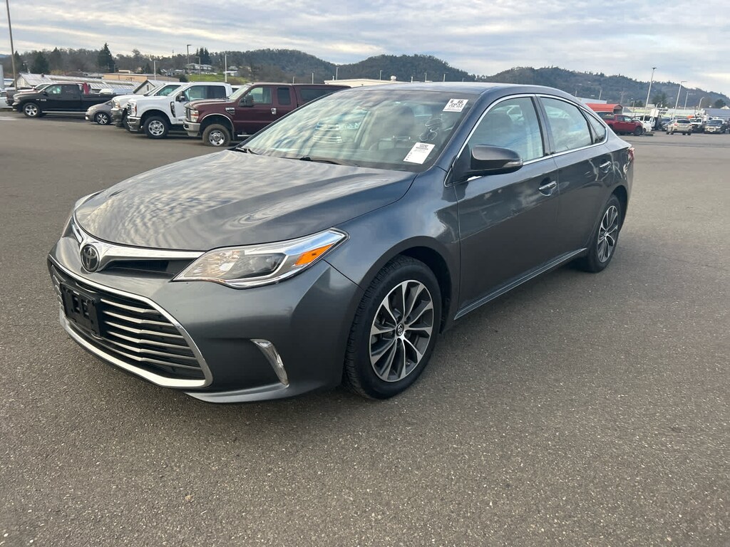 Used 2017 Toyota Avalon XLE Sedan