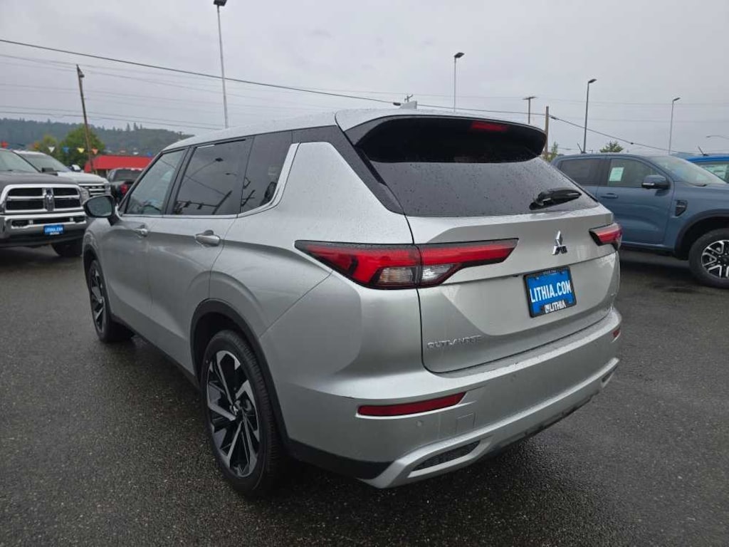 Certified 2024 Mitsubishi Outlander SE SUV