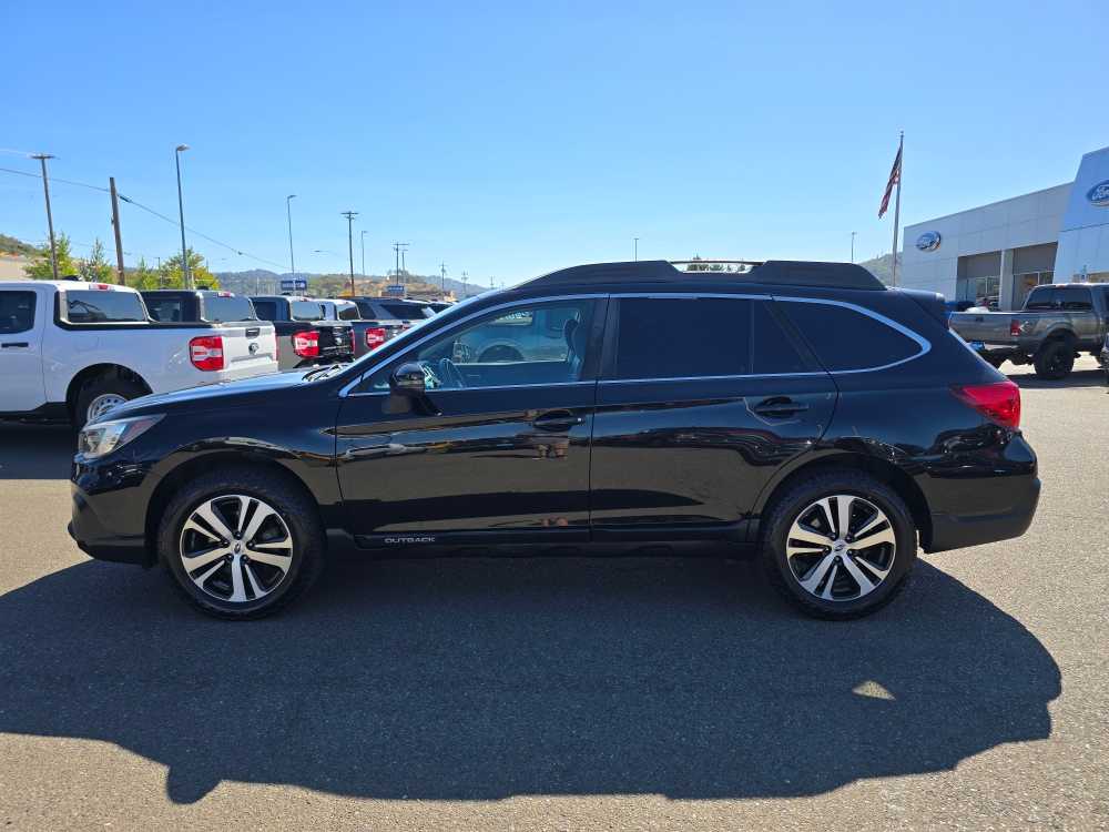 2018 Subaru Outback Limited photo 2