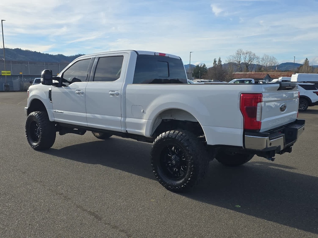 Used 2019 Ford F-350 Lariat Truck Crew Cab