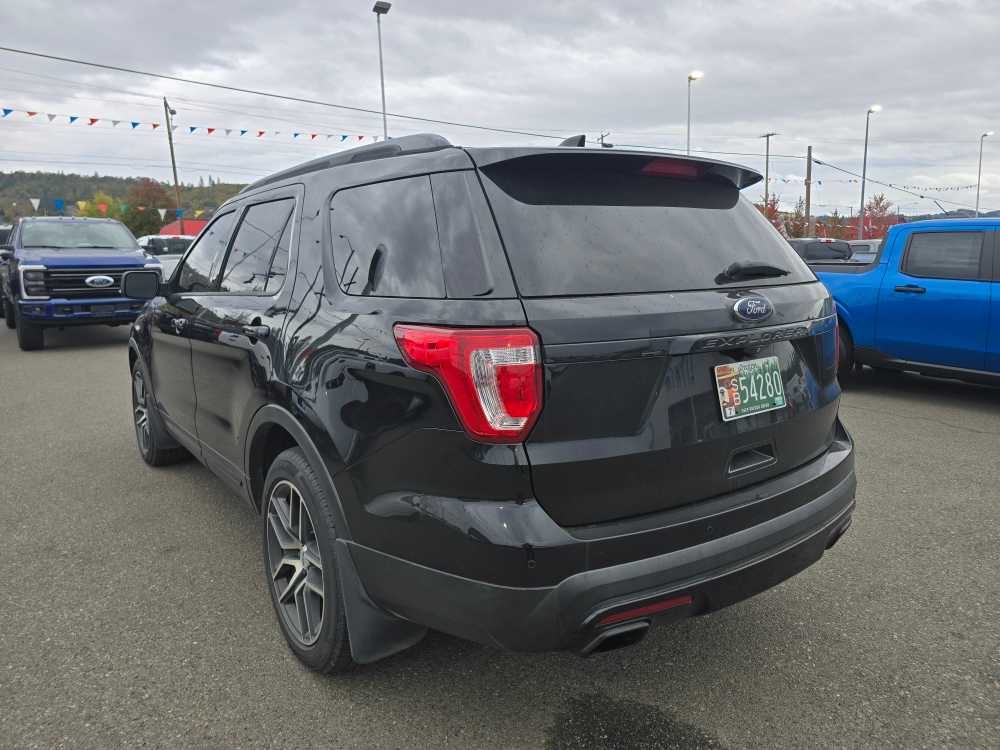 2016 Ford Explorer Sport photo 3