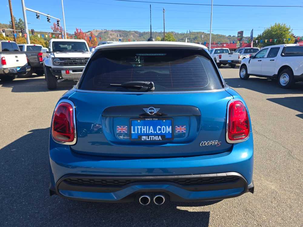 2023 Mini Cooper 4 Door Hardtop S photo 2
