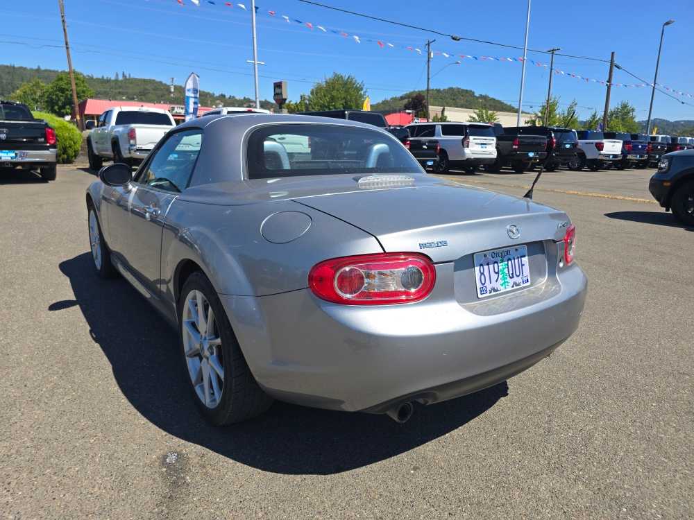 Used 2009 Mazda MX-5 Miata Grand Touring Hard Top with VIN JM1NC26F090203696 for sale in Roseburg, OR