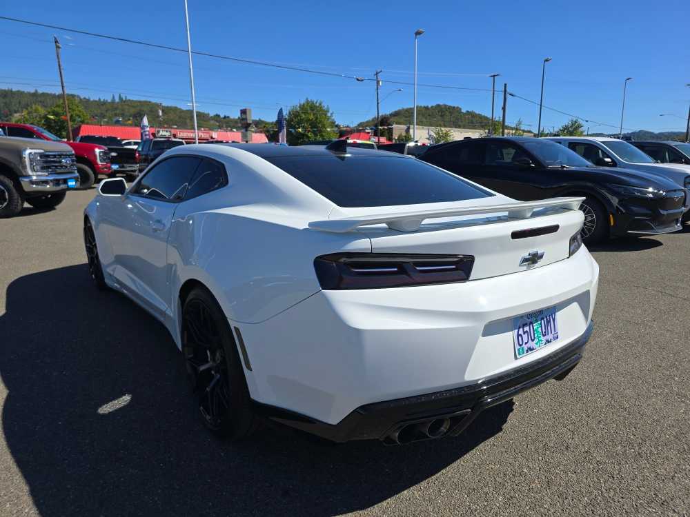 2016 Chevrolet Camaro 1SS photo 2