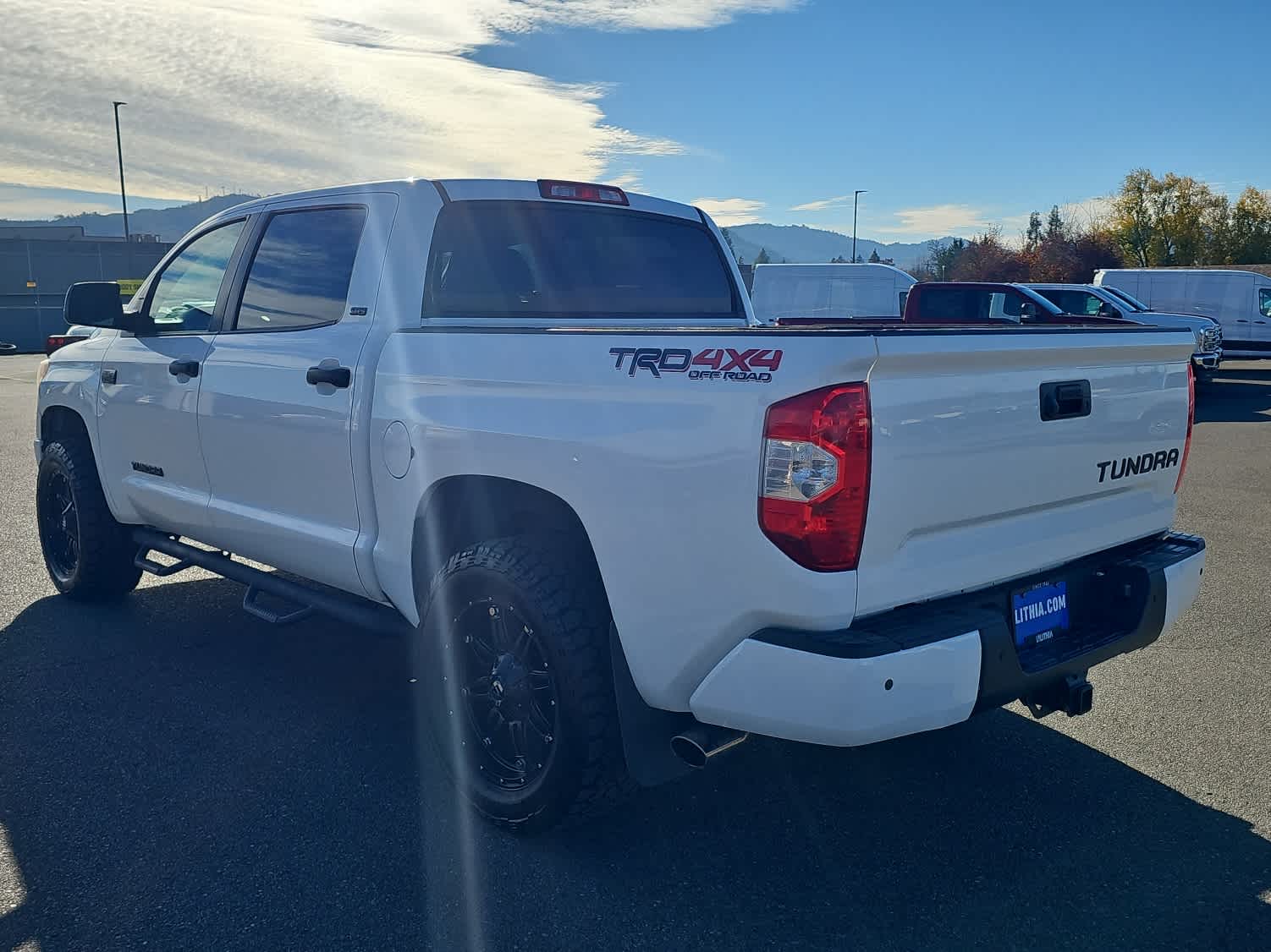 2016 Toyota Tundra SR5 photo 3