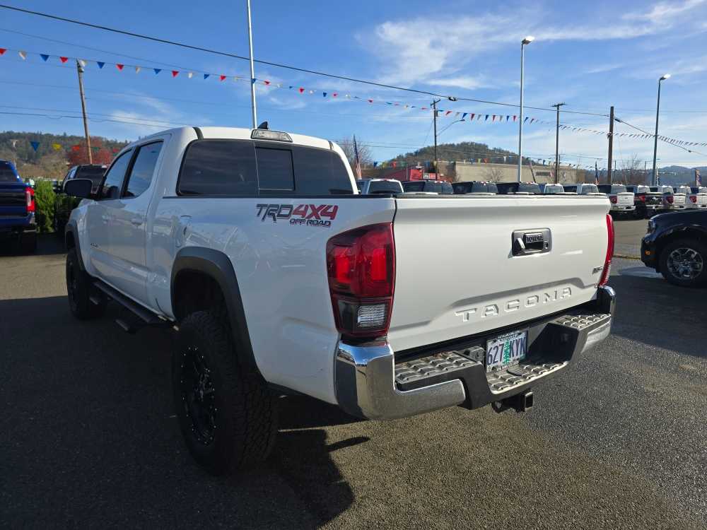 2018 Toyota Tacoma TRD Double Cab photo 3