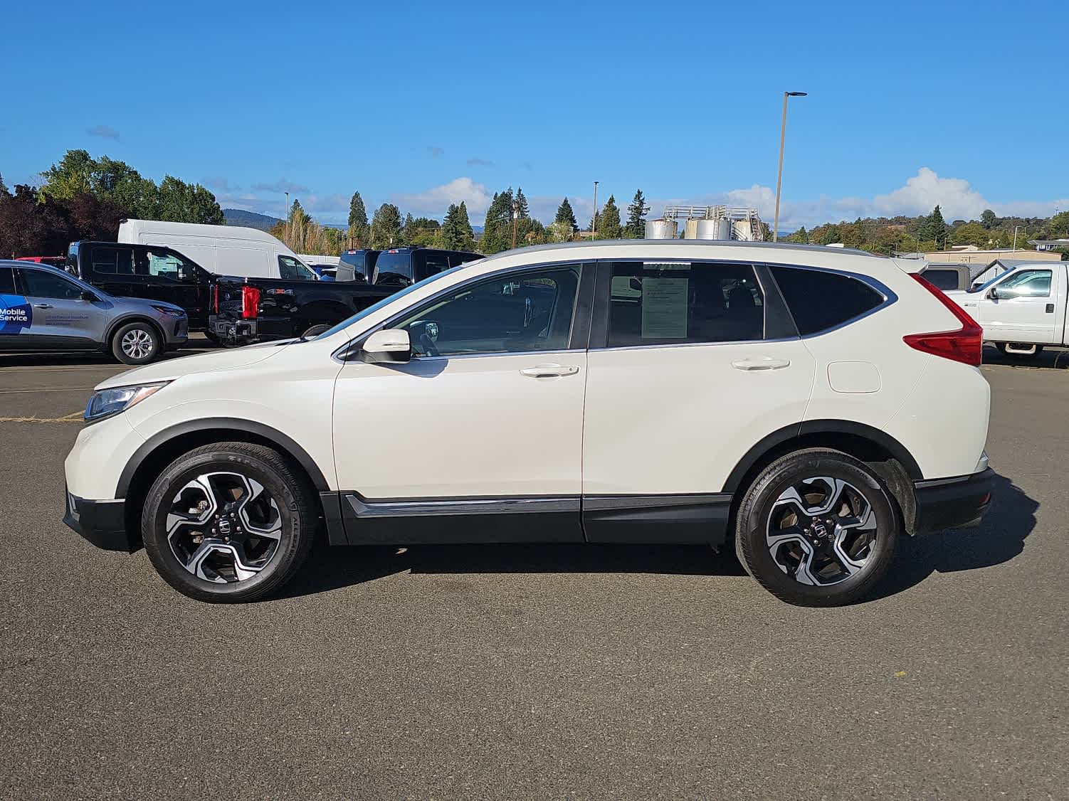 2018 Honda CR-V Touring photo 2