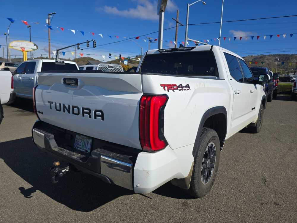 2022 Toyota Tundra SR5 CrewMax photo 3