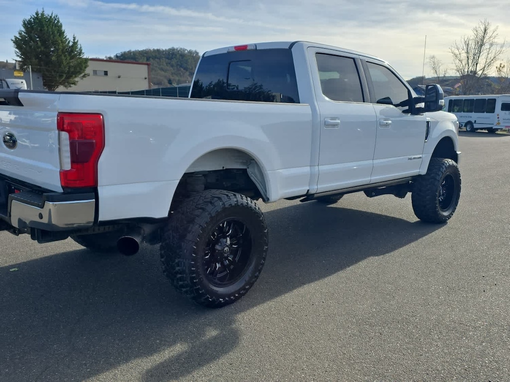 Used 2019 Ford F-350 Lariat Truck Crew Cab