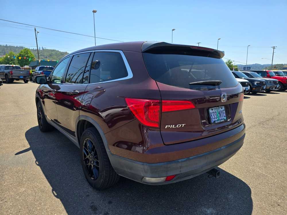 Used 2016 Honda Pilot LX with VIN 5FNYF6H17GB045434 for sale in Roseburg, OR
