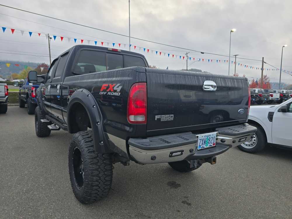 2004 Ford F-350 XLT photo 3