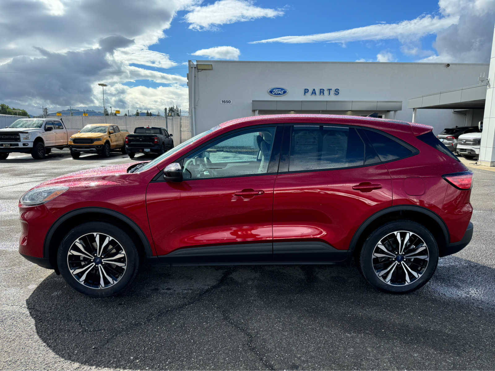 Certified 2022 Ford Escape SE with VIN 1FMCU9G65NUB48625 for sale in Roseburg, OR