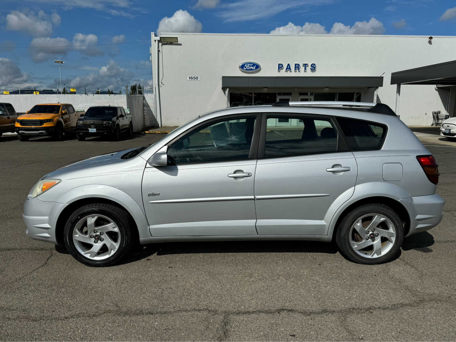 Used 2005 Pontiac Vibe Base with VIN 5Y2SL63885Z421388 for sale in Roseburg, OR