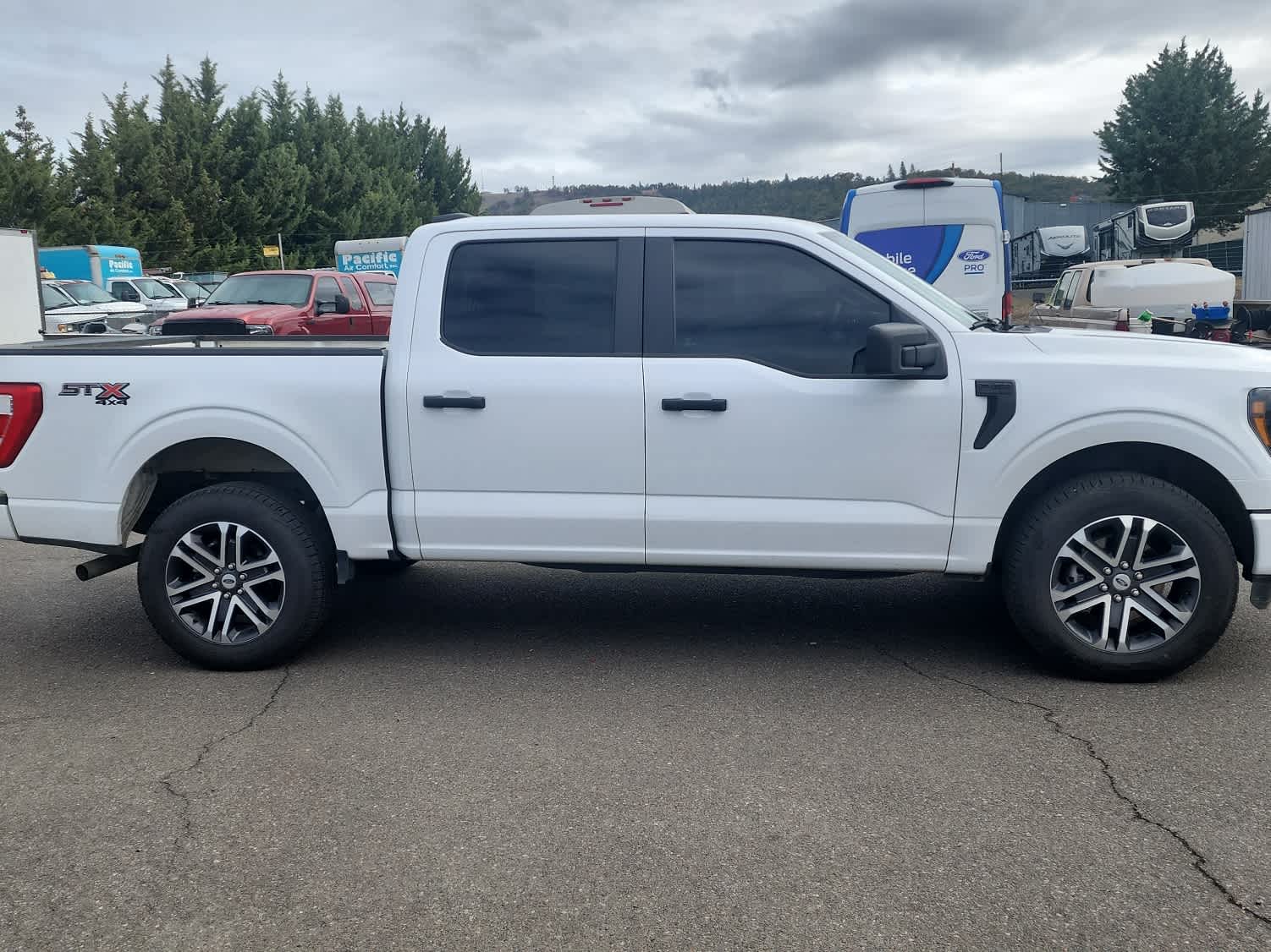 2023 Ford F-150 XL photo 2