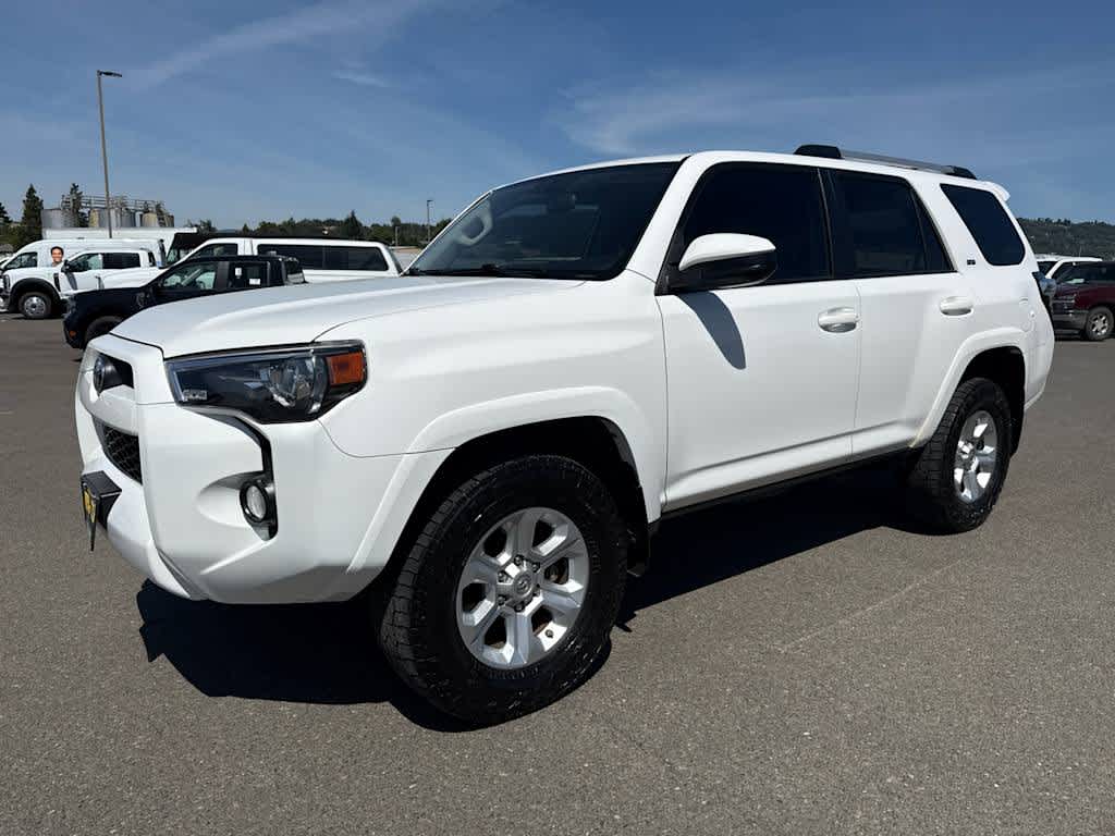 2019 Toyota 4Runner SR5 4x4 V6's photo