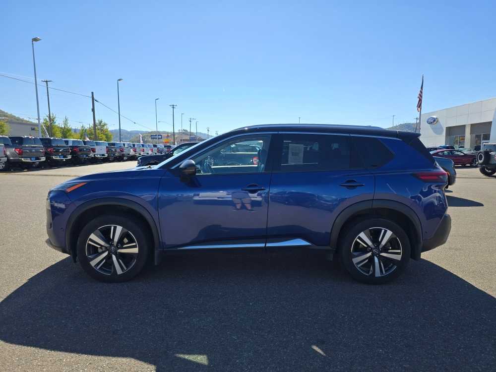 2022 Nissan Rogue SL photo 2