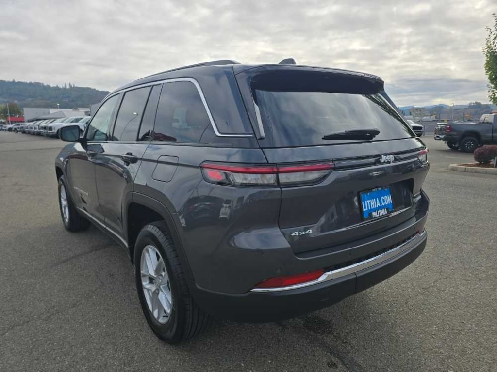 New 2025 Jeep Grand Cherokee Laredo X Sport Utility