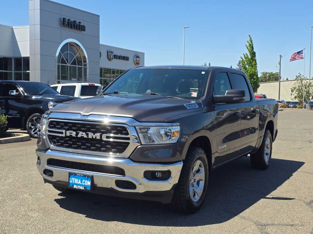 2023 RAM 1500 Big Horn/Lone Star 4x4 Crew Cab 5'7's photo