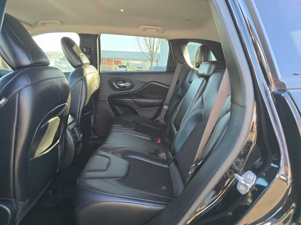 Thumbnail: 2020 Jeep Cherokee - 16