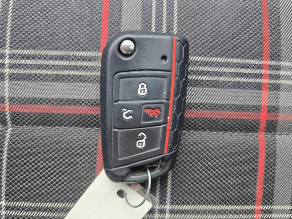 Thumbnail: 2019 Volkswagen Golf - 22