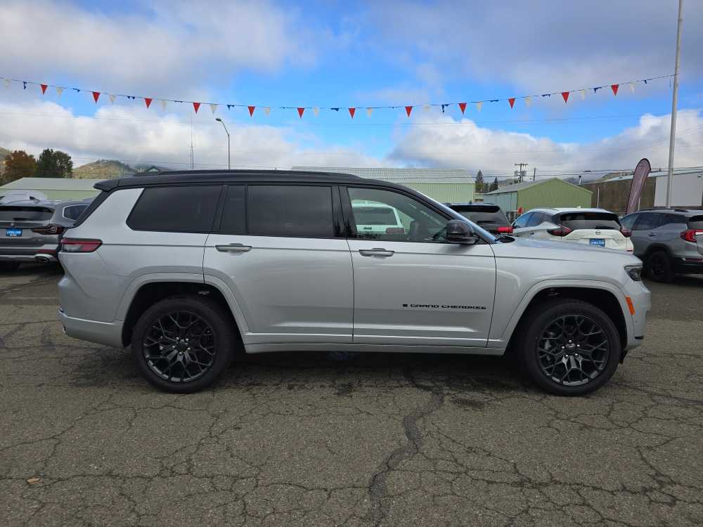 Thumbnail: 2025 Jeep Grand Cherokee L - 6