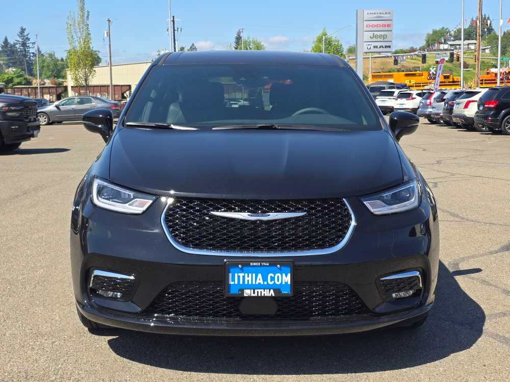 Thumbnail: 2026 Chrysler Pacifica - 8