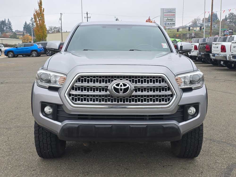 Thumbnail: 2016 Toyota Tacoma - 8