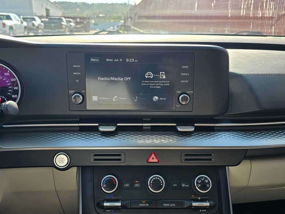 Thumbnail: 2022 Kia Carnival - 12