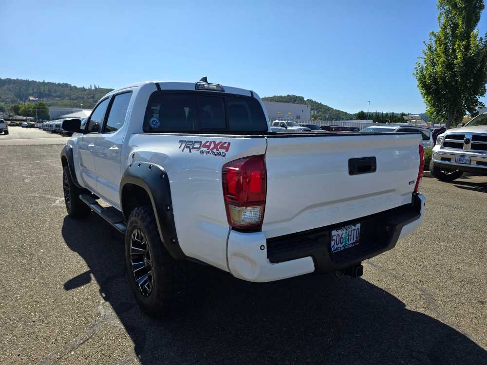 Thumbnail: 2016 Toyota Tacoma - 2