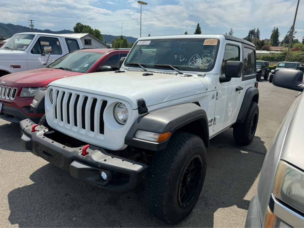 Used 2018 Jeep Wrangler SUV Bright White For Sale in Roseburg OR