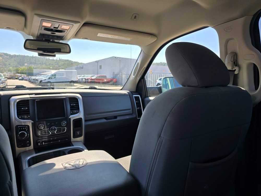 Thumbnail: 2019 RAM 1500 Classic - 14