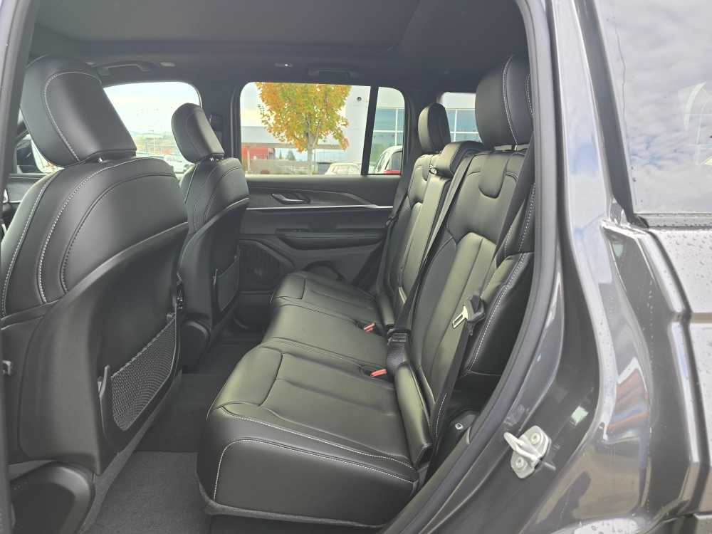 Thumbnail: 2025 Jeep Grand Cherokee - 16