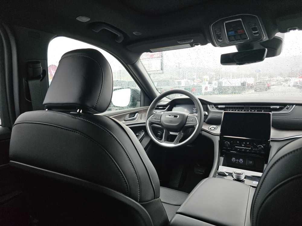 Thumbnail: 2025 Jeep Grand Cherokee L - 10