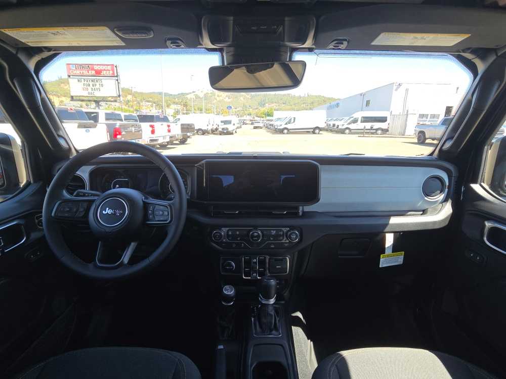 Thumbnail: 2025 Jeep Gladiator - 15