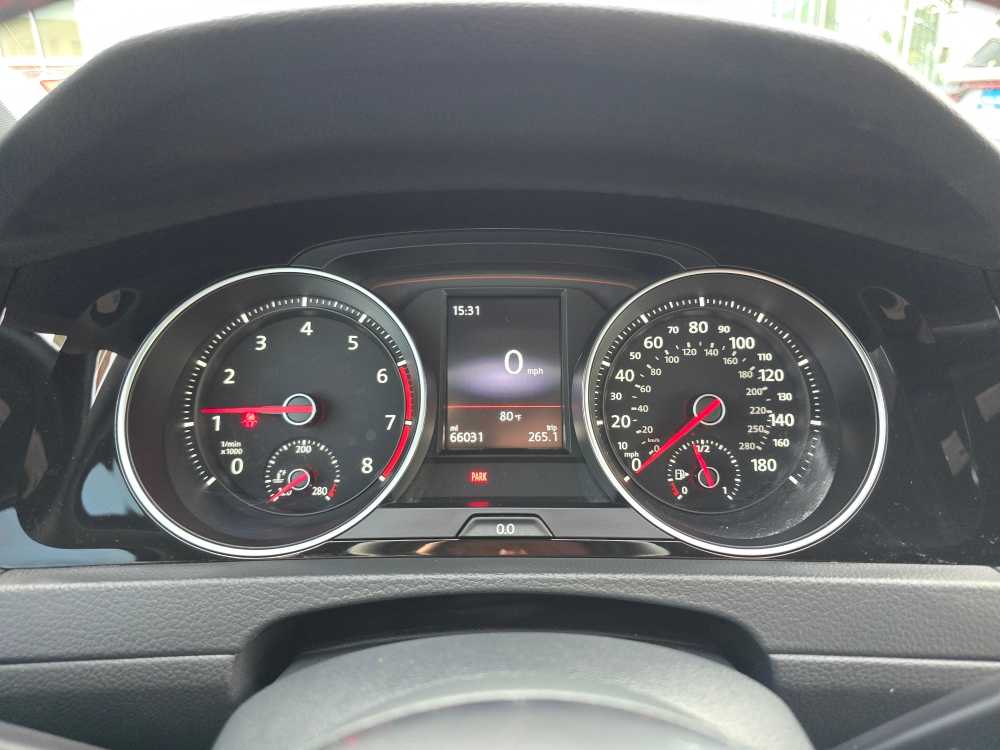 Thumbnail: 2019 Volkswagen Golf - 21