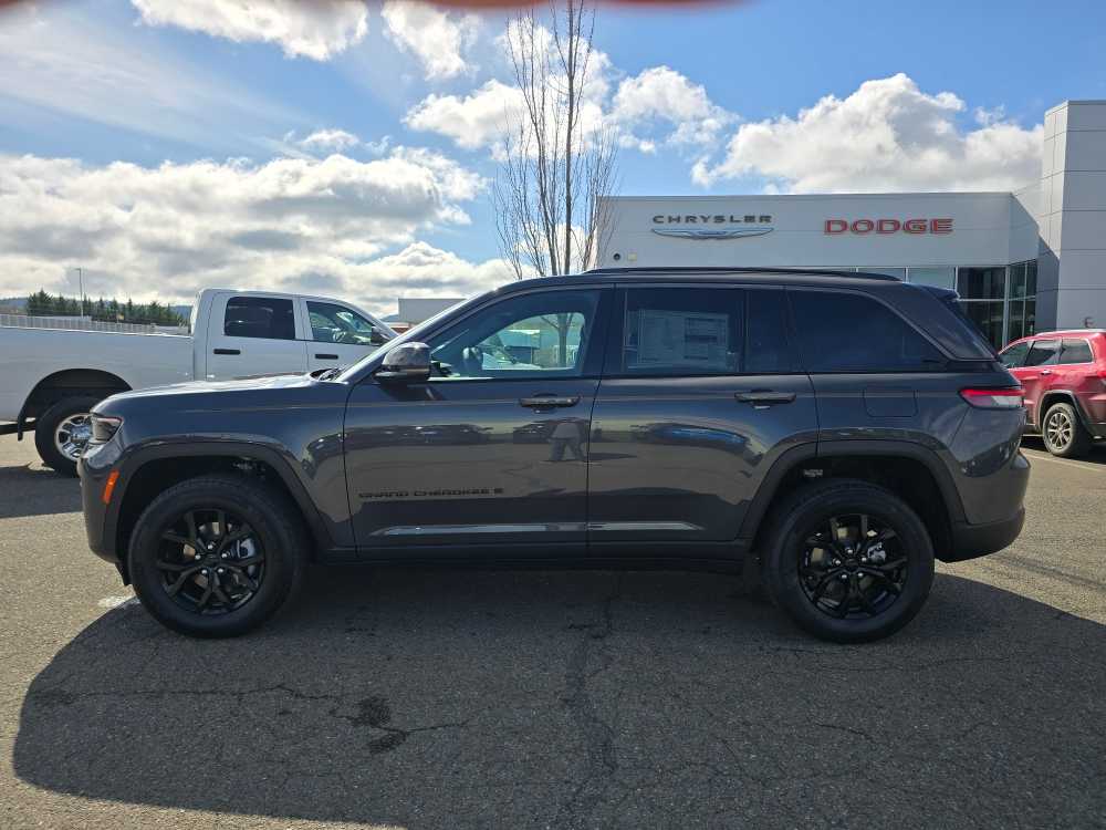 Thumbnail: 2026 Jeep Grand Cherokee - 2