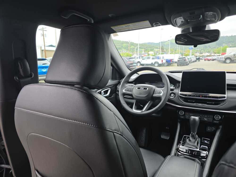 Thumbnail: 2022 Jeep Compass - 10