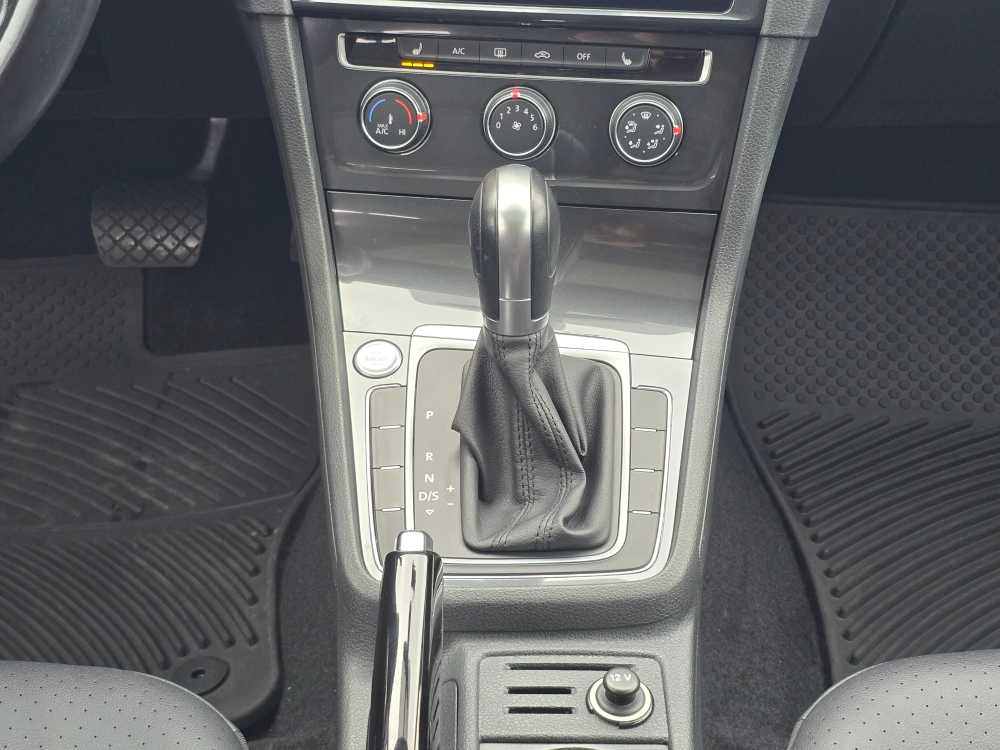 Thumbnail: 2018 Volkswagen Golf - 13