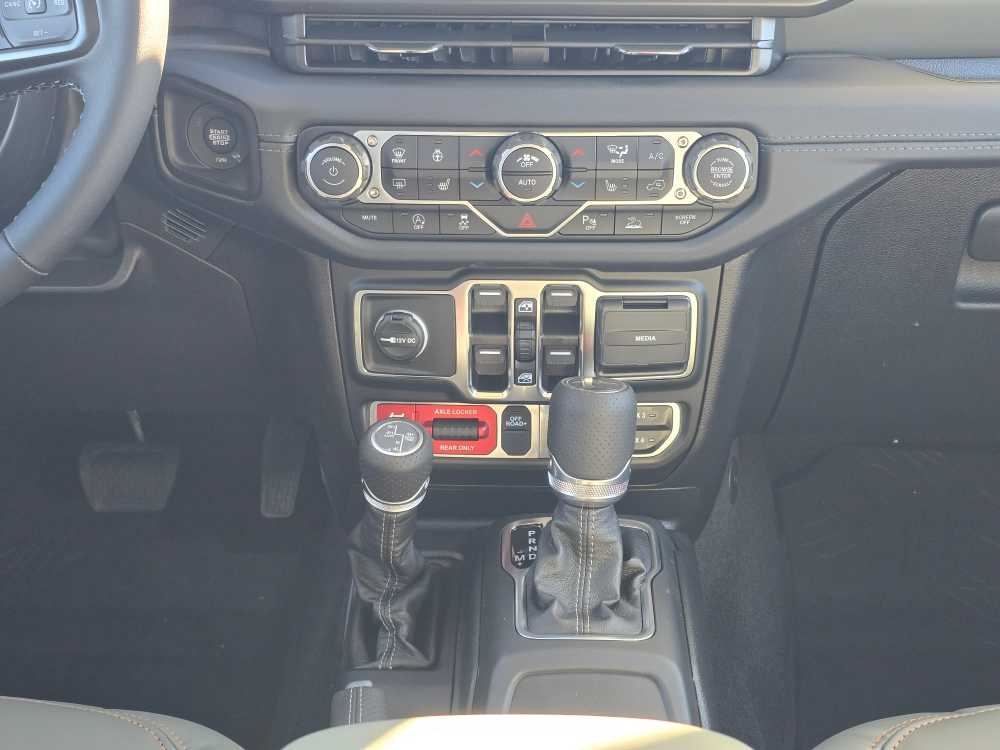 Thumbnail: 2025 Jeep Gladiator - 13