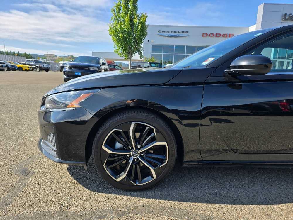 2023 Nissan Altima SR 18