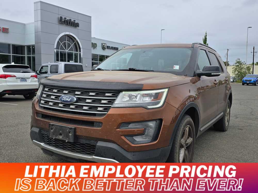 2017 Ford Explorer XLT Hero Image