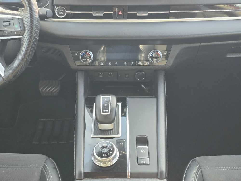 Thumbnail: 2024 Mitsubishi Outlander - 13