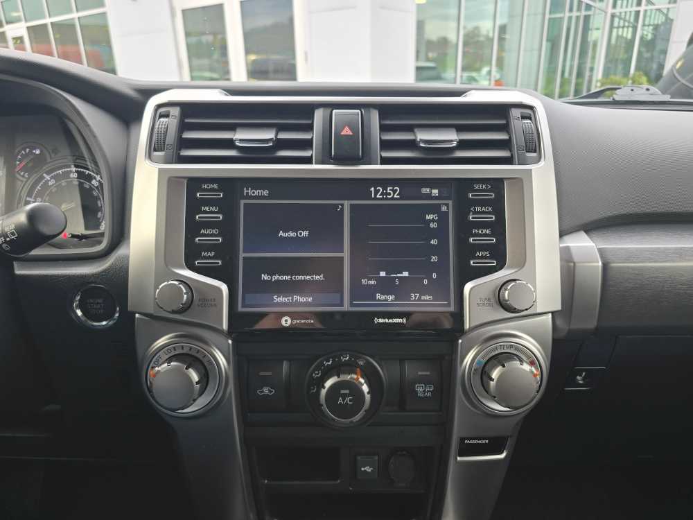 Thumbnail: 2024 Toyota 4Runner - 12