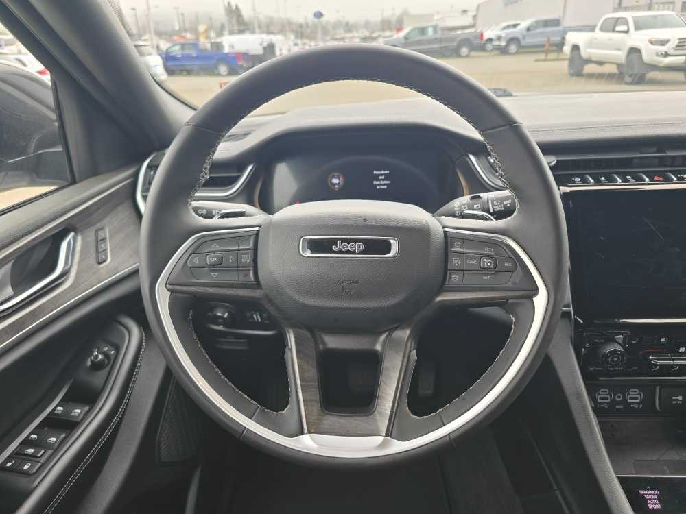 Thumbnail: 2024 Jeep Grand Cherokee L - 11